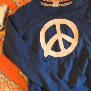 Front pocket sweatshirt. Victoria’s Secret Pink.